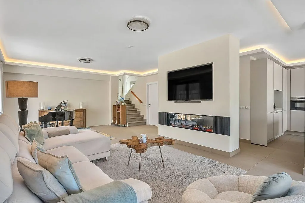 Living Room - Modern Villa with Pool and Terrace in Guadalmina