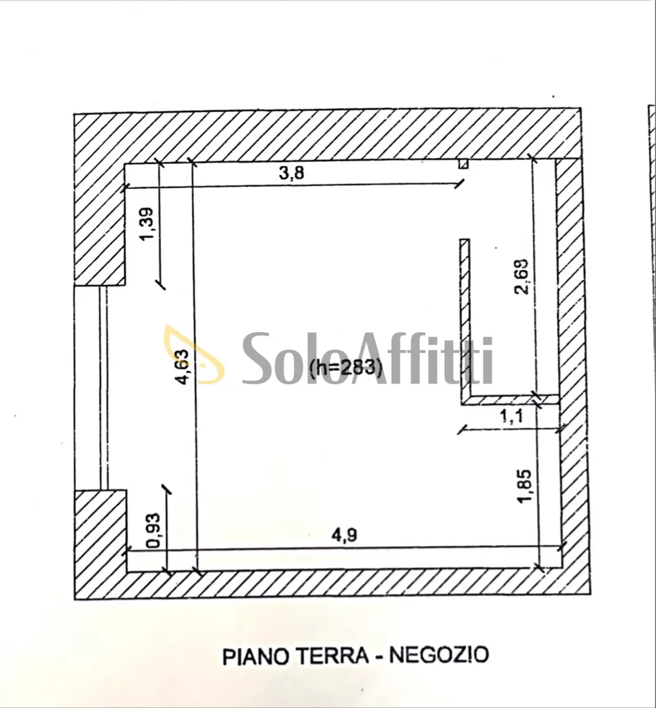 1-room commercial property in Napoli