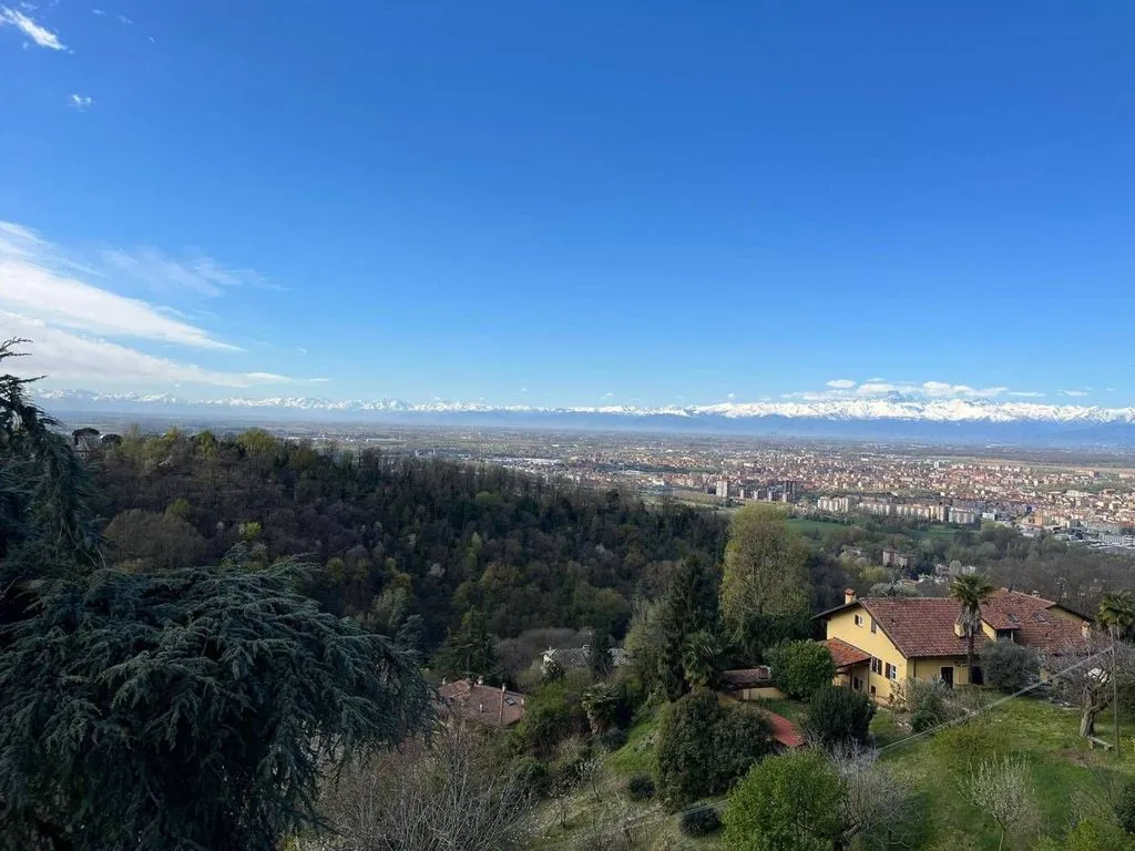 Luxury Villa with Terrace View in Moncalieri
