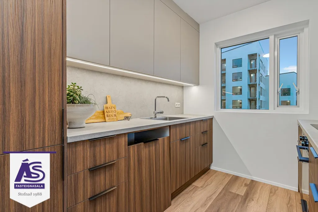 Cucina - New 2-4 Bed Apartments with Elevator in Skarðshlíð