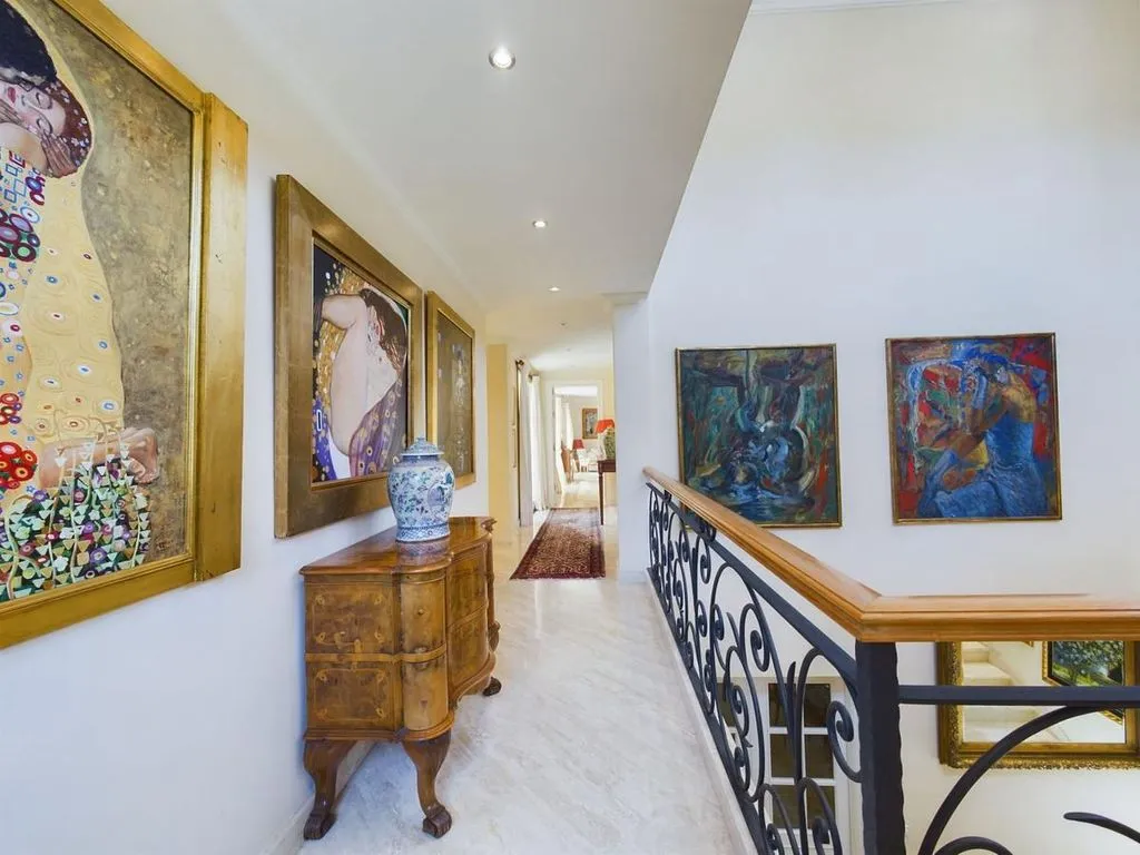 Pièces - Luxury Villa with Pool in Nueva Andalucia