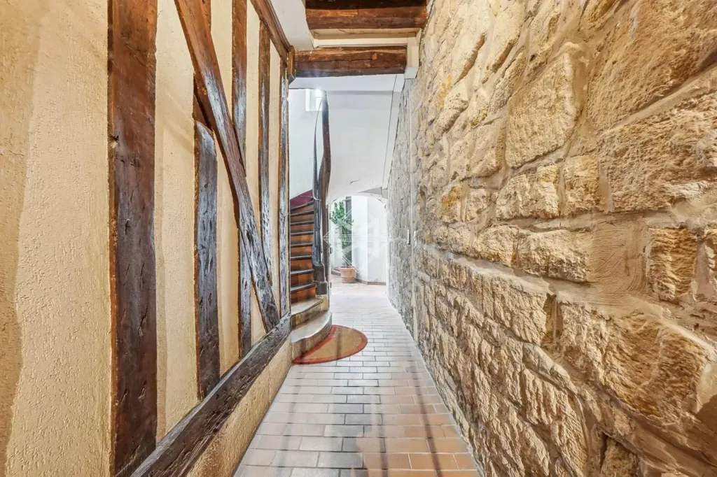 Esik - Bright 2-Bedroom Apartment in Paris 6ème