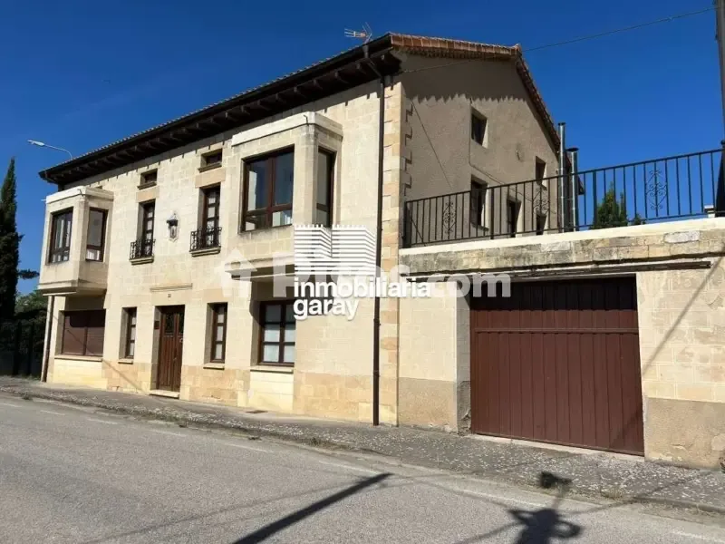 Välivaade - Stately House with Terrace in Torme
