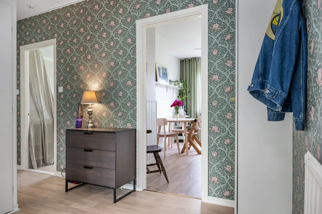 Entrée - Charming Apartment with South-West Balcony in Norrköping