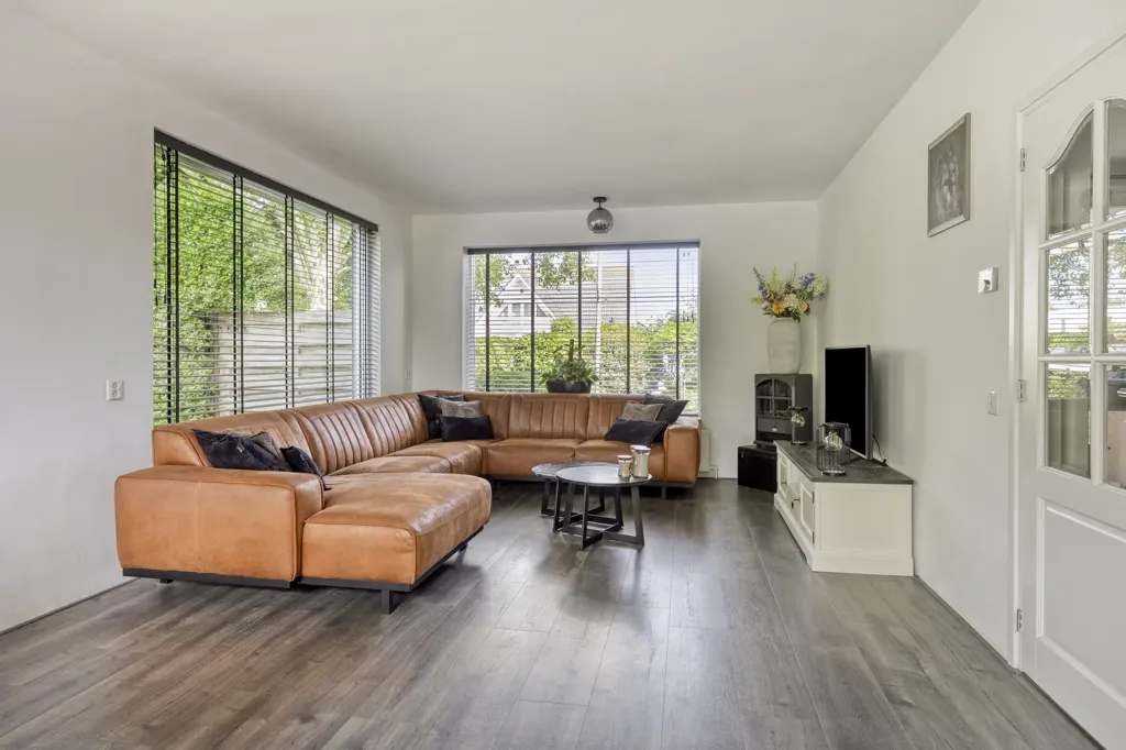 Elutuba - Semi-Detached Home with Workshop in Honselersdijk