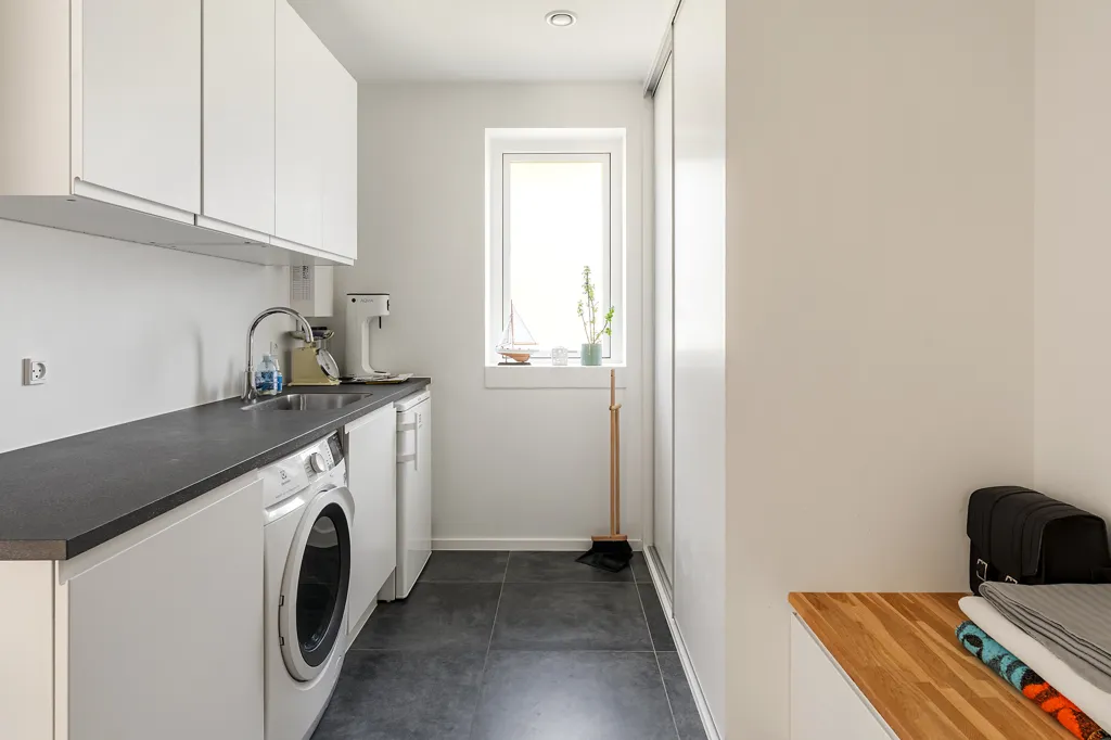 Utility Room - Modern Rowhouse with Garden in Ålsgårde