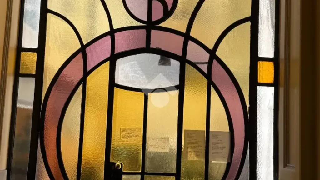 Entrée - Liberty Style Flat with Ascender in Turin