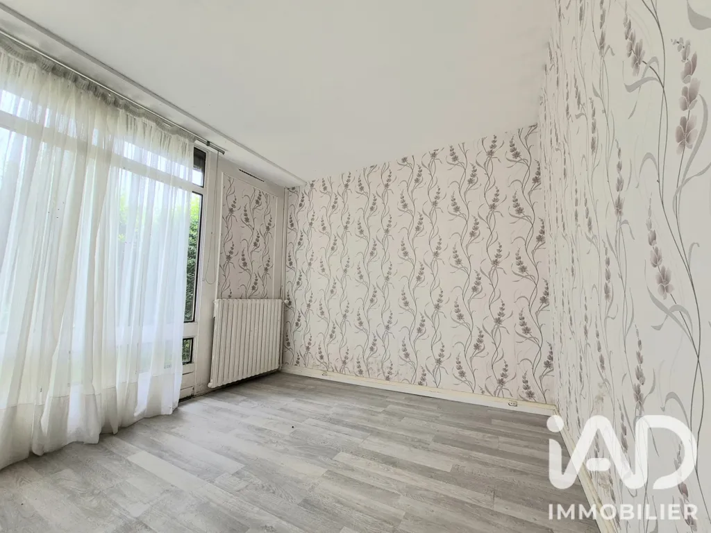 Magamistoad - Five-Piece House with Garden in a Sought-After Area