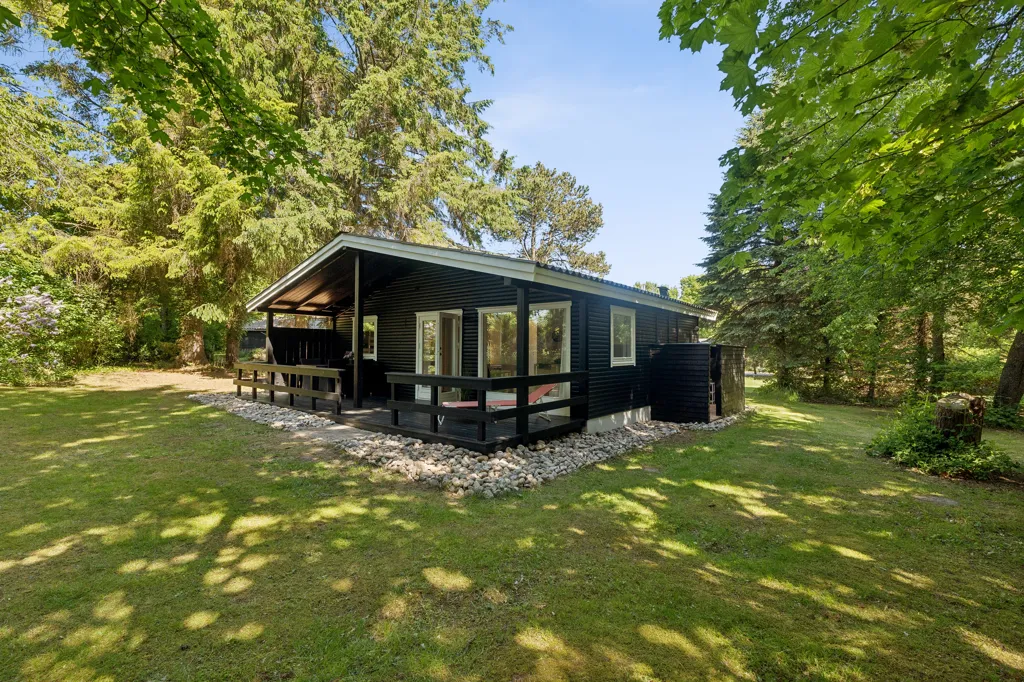 Aed - Renovated Holiday Home with Garden in Hundested