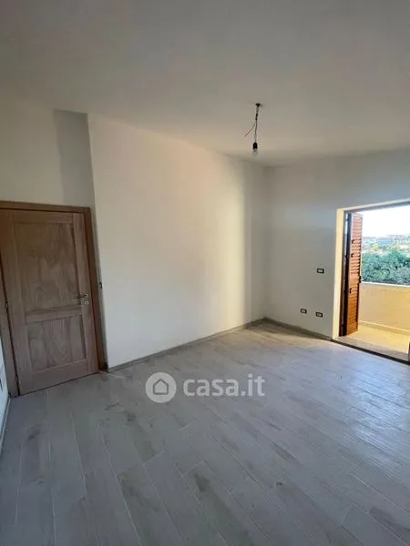 Toad - Ground Floor Trilocale with Garden in Torpè