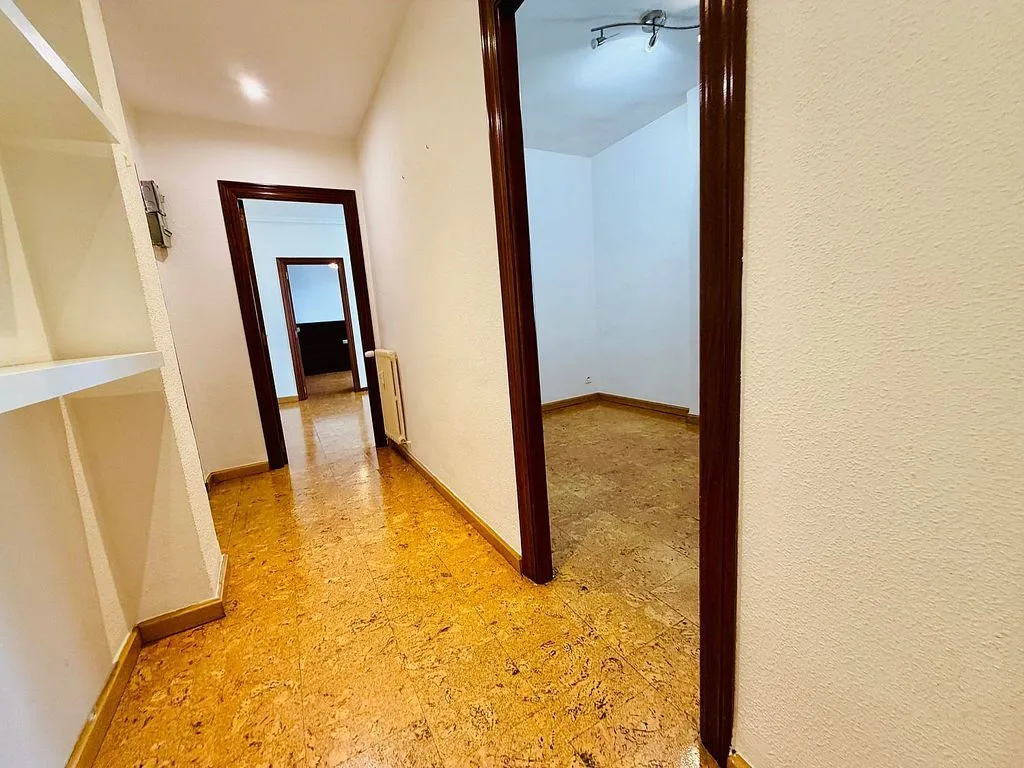 Esik - Bright Apartment with Patio in Valladolid