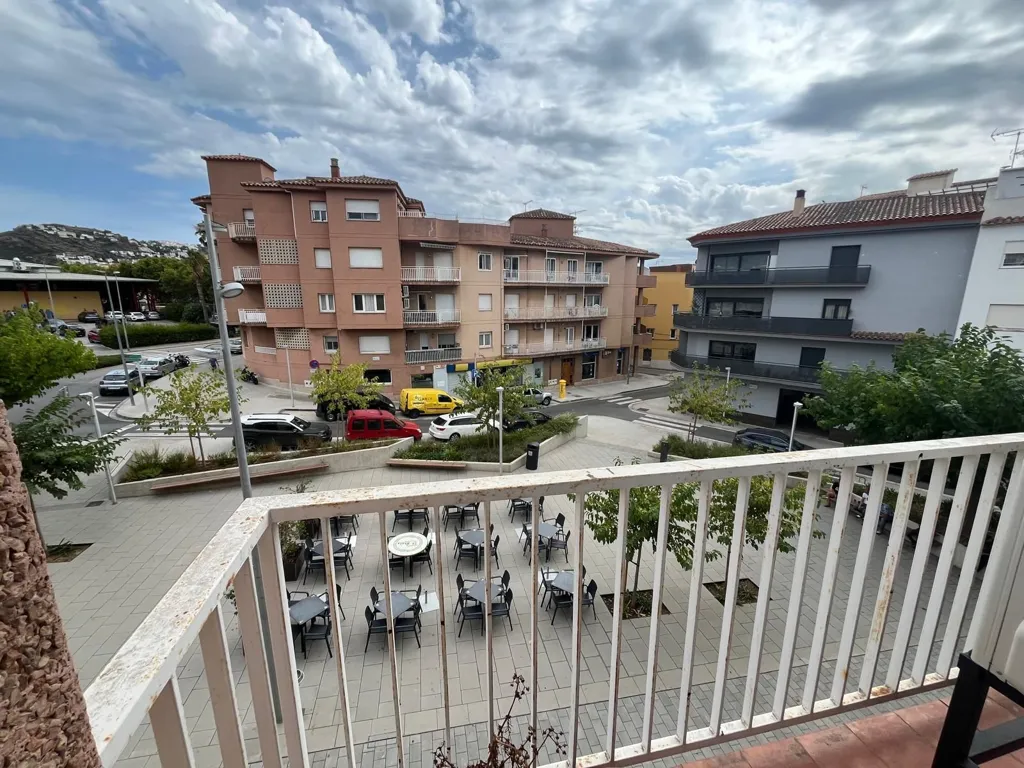 Balcon - Spacious Flat with Balcony in Roses
