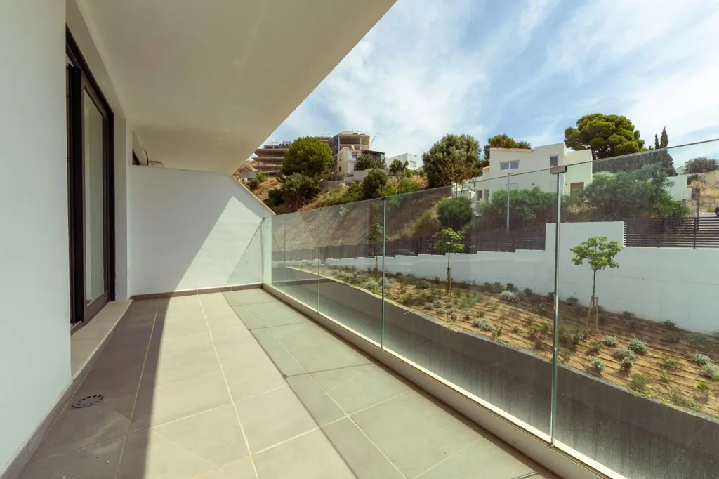 Balcon - 2-Bedroom Apartment with Pools in Torreblanca
