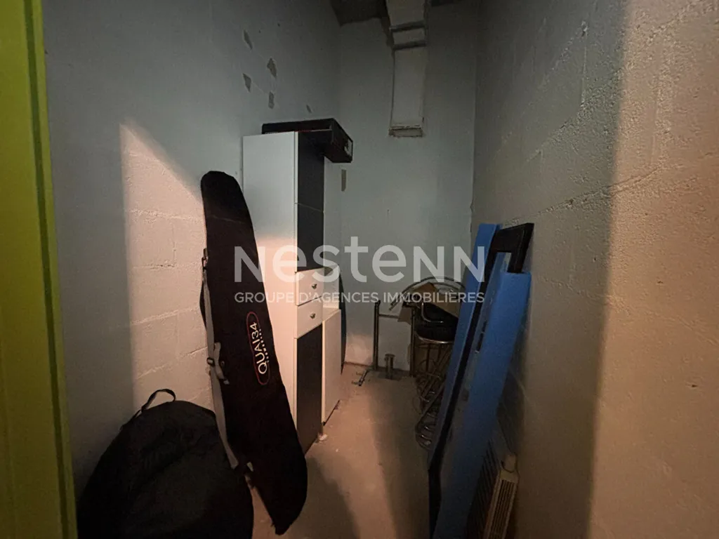 Garage - Appartement avec Balcon et Parking à Igny, Secteur Sablons