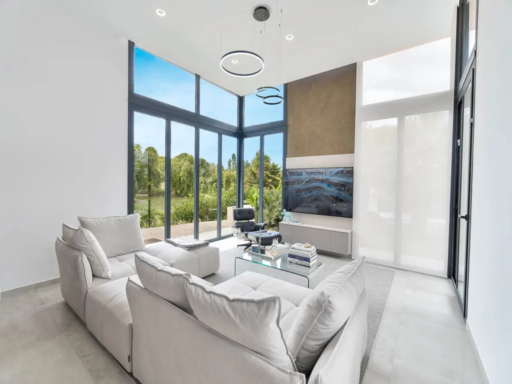 Elutuba - Dual Villa with Pool in Torremirona Golf