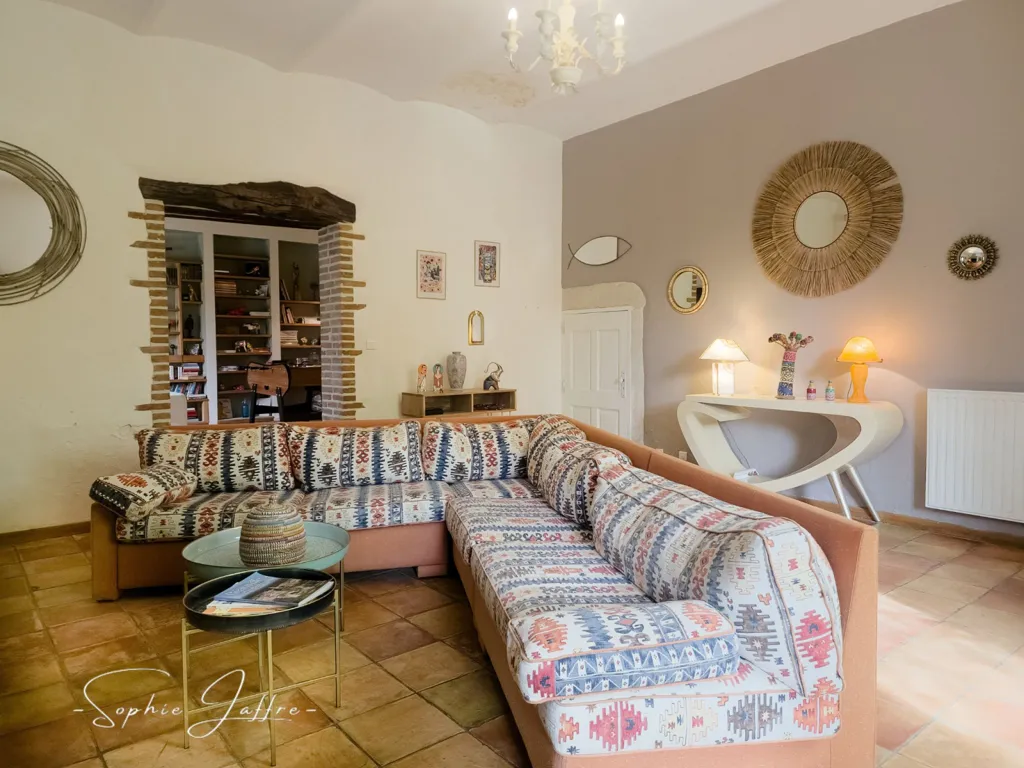 Elutuba - Restored 18th-Century Farmhouse with Pool in Réauville