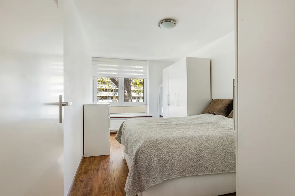 Magamistoad - Galerij Flat with Garden in Rotterdam Overschie