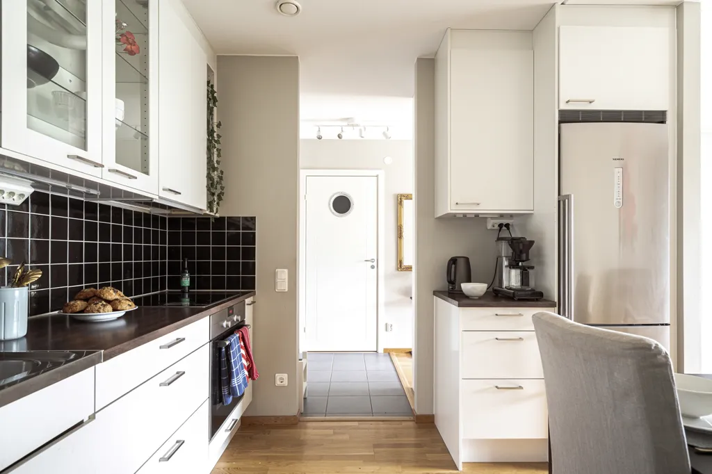 Cucina - Efficient Two-Bedroom Flat with South-Facing Balcony in Gothenburg