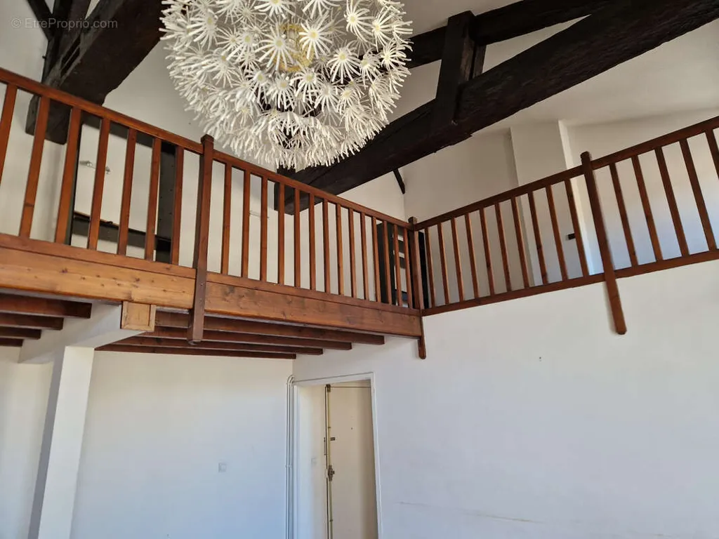 Toad - Duplex with Parking in Chartrons, Bordeaux