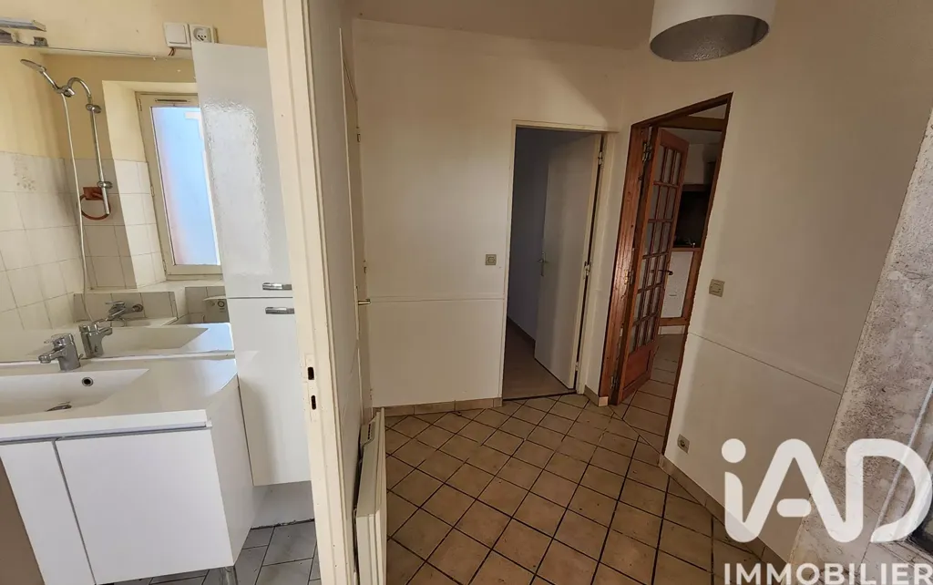 Salles de bain - Appartement Rez-de-Jardin Lumineux à Suèvres