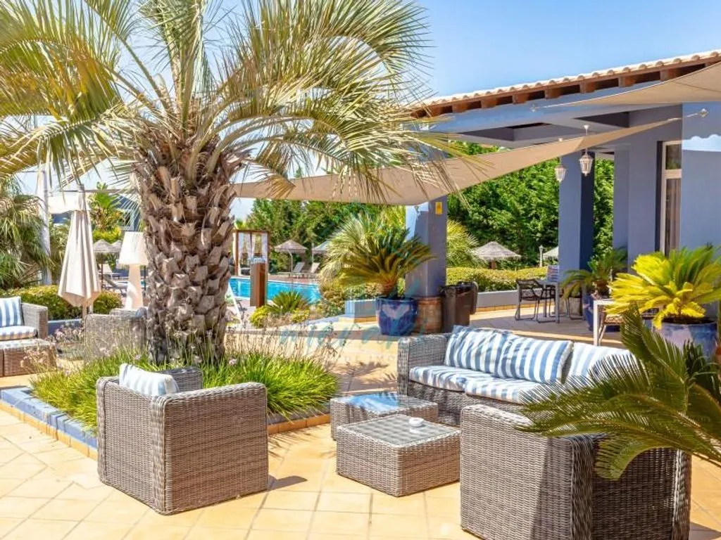 Piscine - Luxury Hotel with Resort Amenities in Espiche