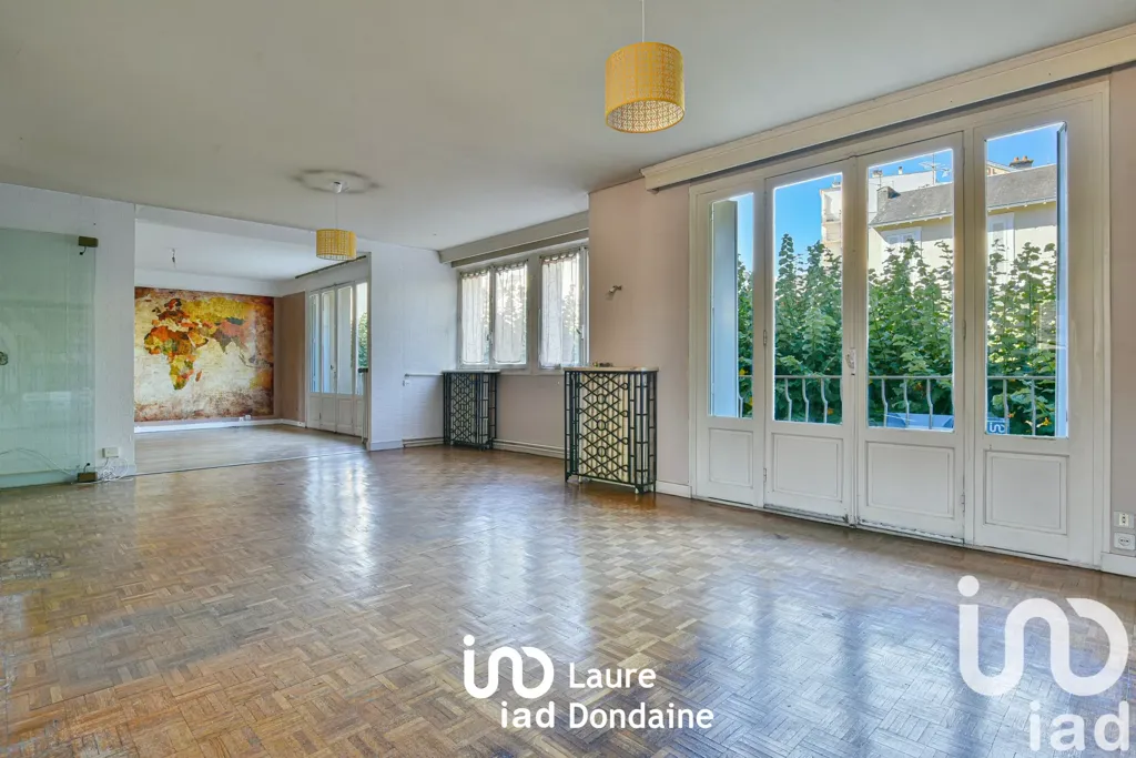 Séjour - Appartement de 6 Pièces avec Balcons en Centre-Ville