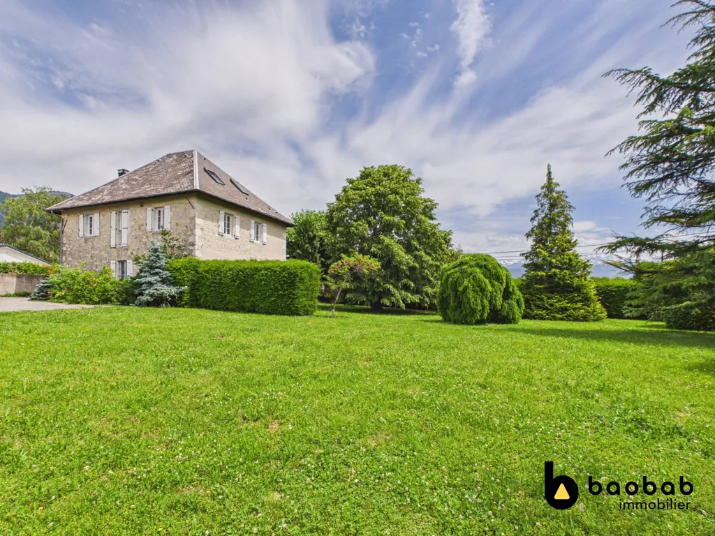 Aed - Charming 1850 Stone House with Mountain View in Myans