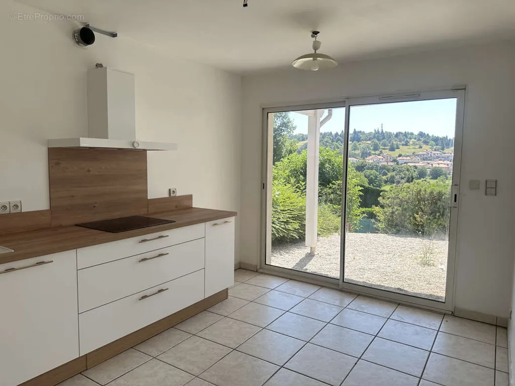 Cucina - House with Golf View and Pool near Saint-Etienne