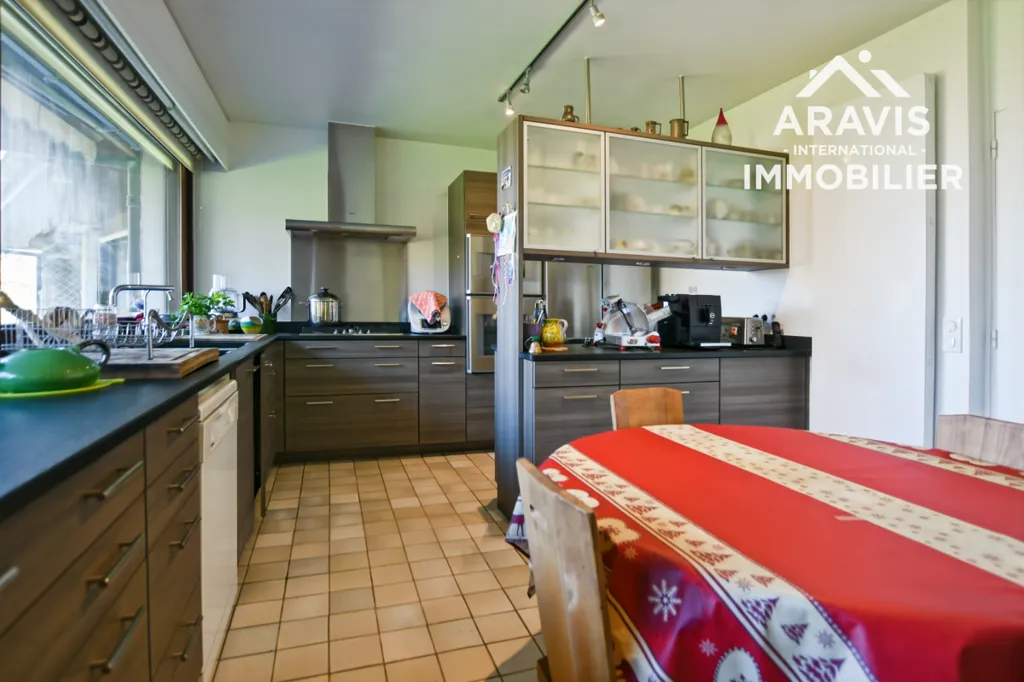 Cuisine - Maison de Caractère avec Vue Panoramique à Cluses