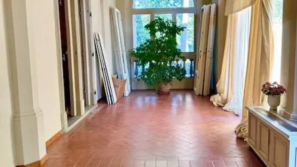 Hallway - Charming Apartment in Prestigious Villa, Florence