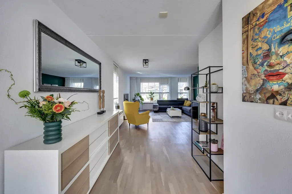 Esik - Detached House with Garden in De Landmaten