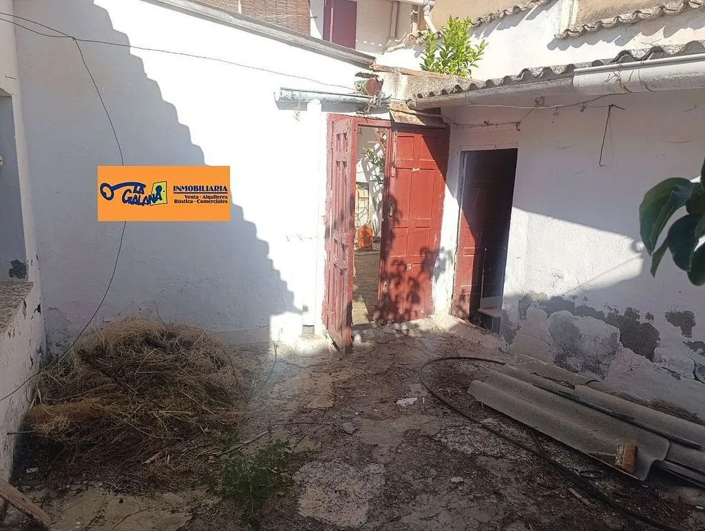Giardino - Two-Storey House with Terrace in Valdepeñas