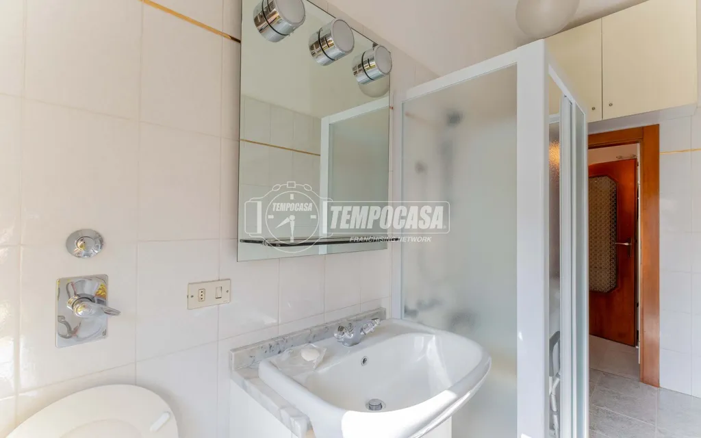 Salles de bain - Bilocale with Potential in Bruzzano, Milan