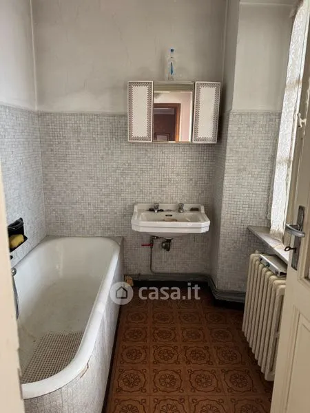 Salles de bain - Spacious Apartment with Balcony in Vigliano Biellese