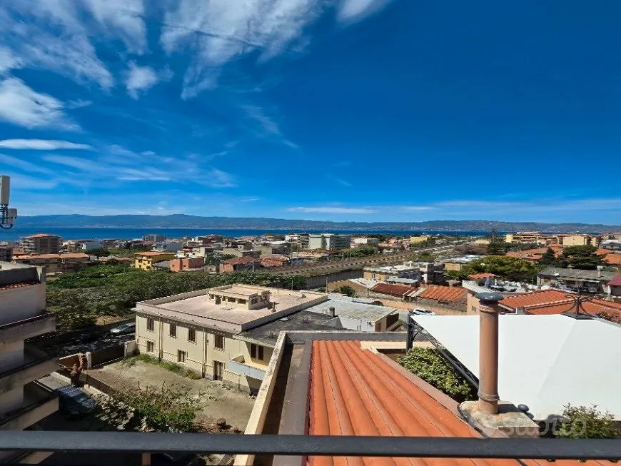 Rõdu - Panoramic Penthouse with Stretto View in Catona