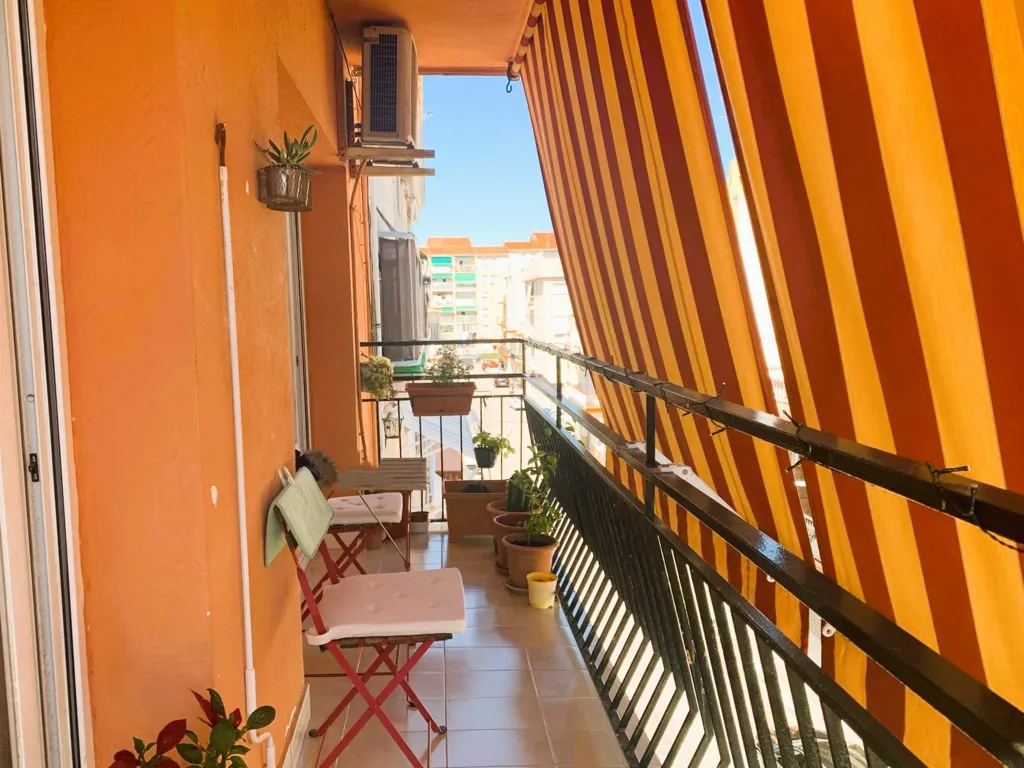 Balcon - Bright Apartment with Balcony in Les Roquetes