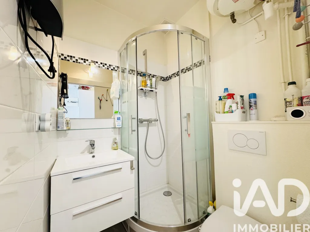 Vannitoad - Renovated Flat with South View in Montrouge