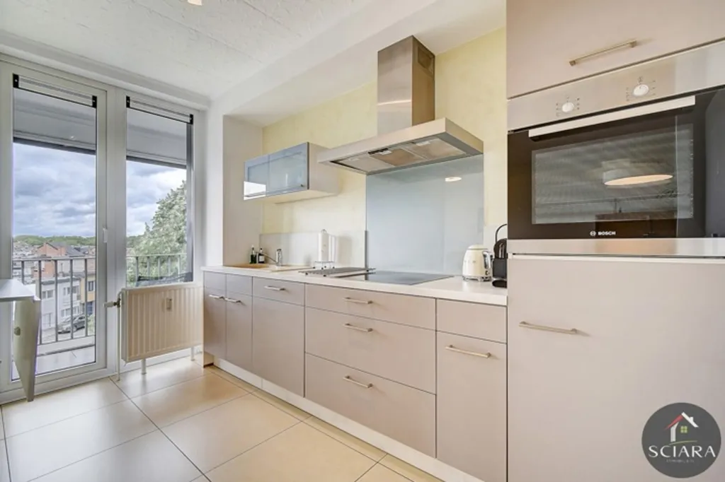 Cucina - 2-Bed Flat with Balcony on Top Floor in City Centre