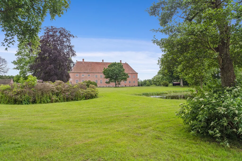 Jardin - Medieval Manor with Forest View in Djursland