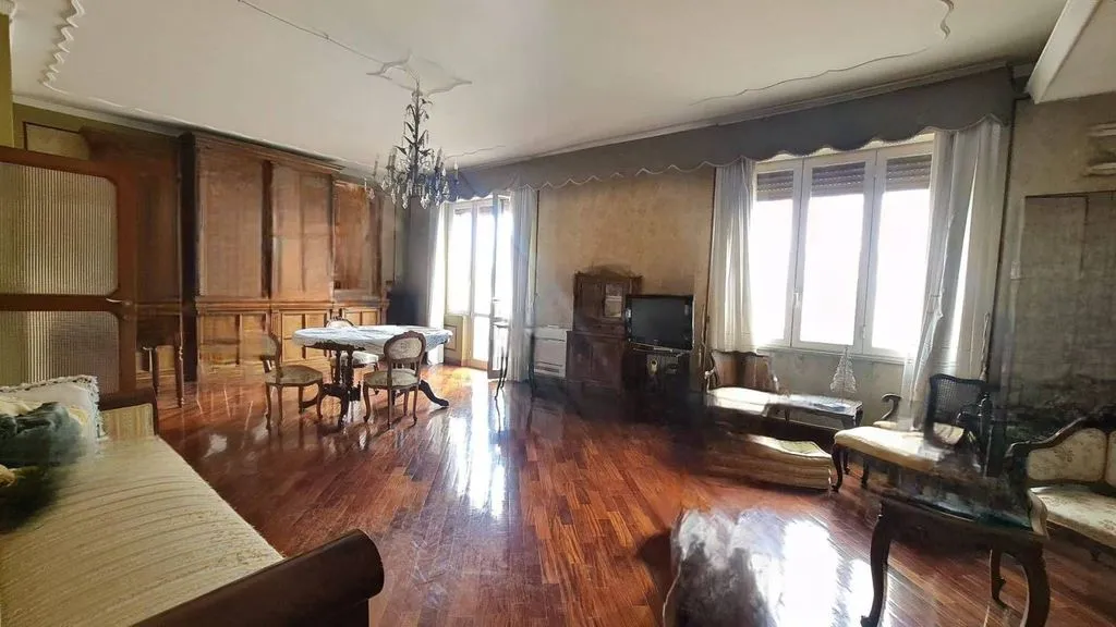 Elutuba - Luxury Penthouse with Triple Exposure in Naples