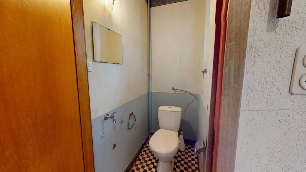 Salles de bain - Maison avec Jardin et Cheminée à Halanzy