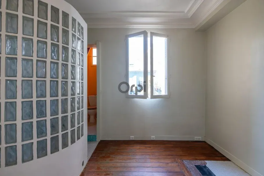 Entrée - Appartement 2 Pièces avec Charme à Paris 20ème