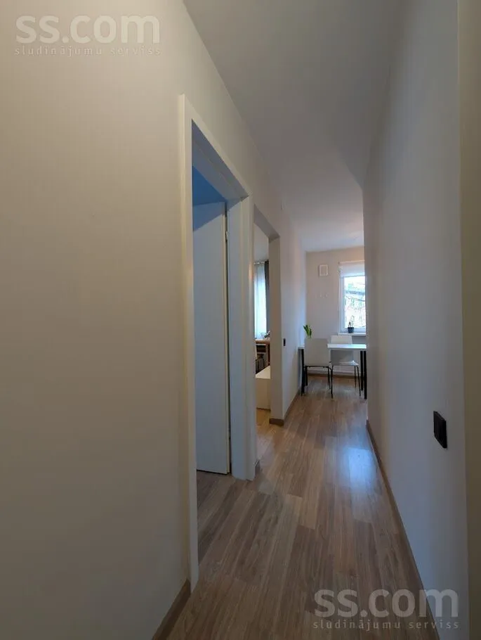 Flur - 3-Bedroom Flat with Balcony in Āgenskalns