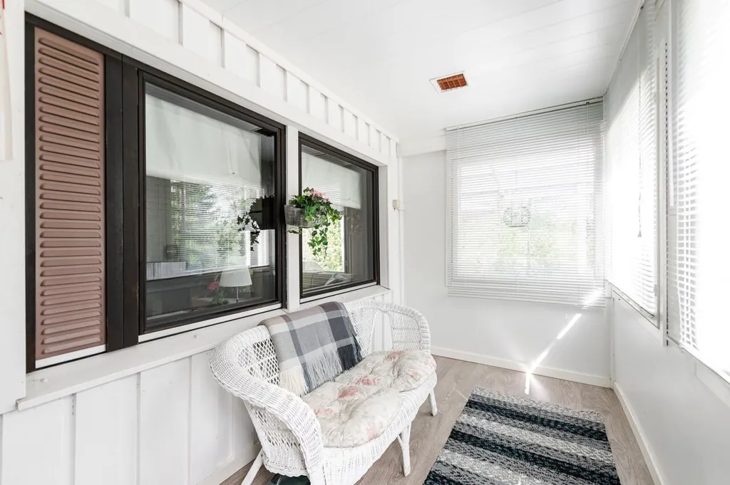 Balcon - Lakefront Cottage with Sauna in Ikaalinen