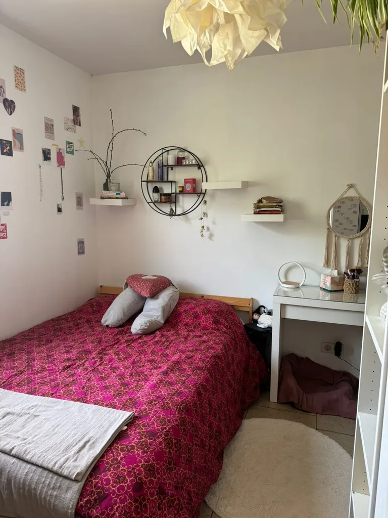 Chambres - Appartement avec Terrasse dans une Rue Calme à Les Bons Villers