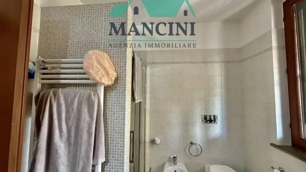 Salles de bain - Independent House with Garden in Jesi