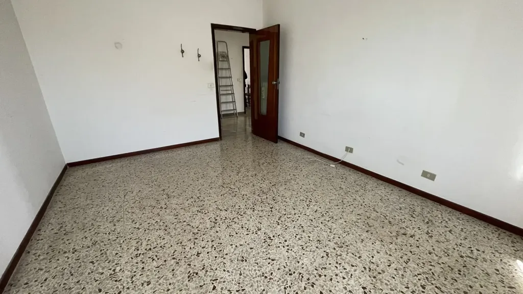 Pièces - Spacious Apartment with Balcony in Modena