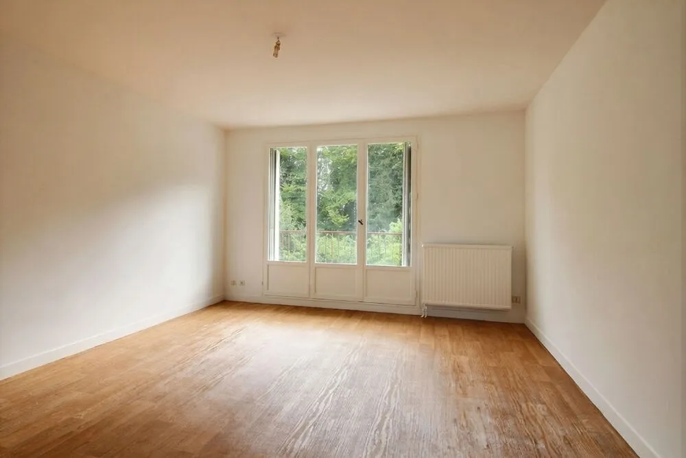 Toad - 3-Bed Apartment with Balcony in Quimper Ouest