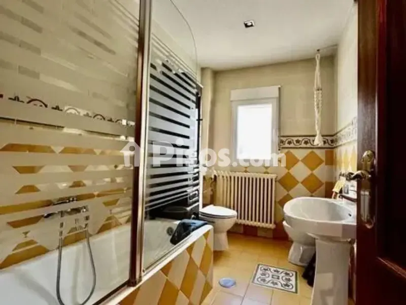 Salles de bain - Spacious Apartment with Terrace in El Torreón