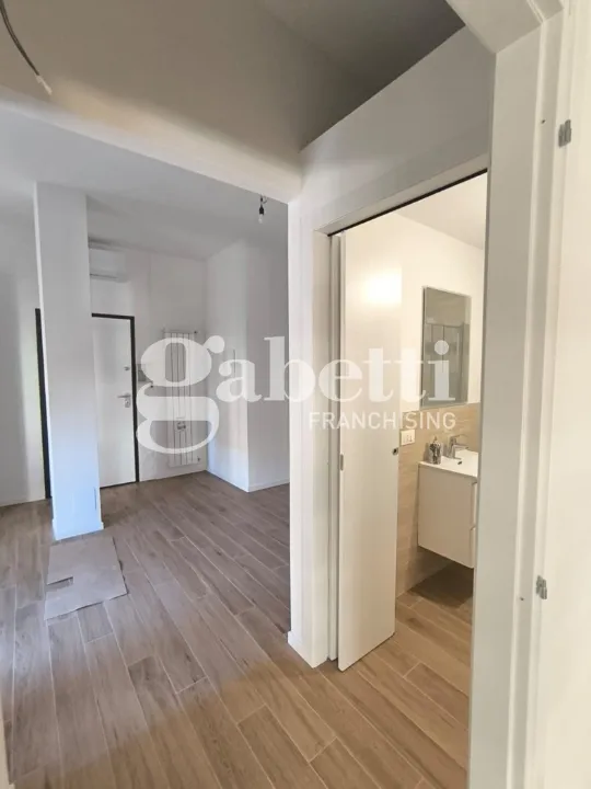 Magamistoad - Fully Rented Trilocale with Balcony in Florence